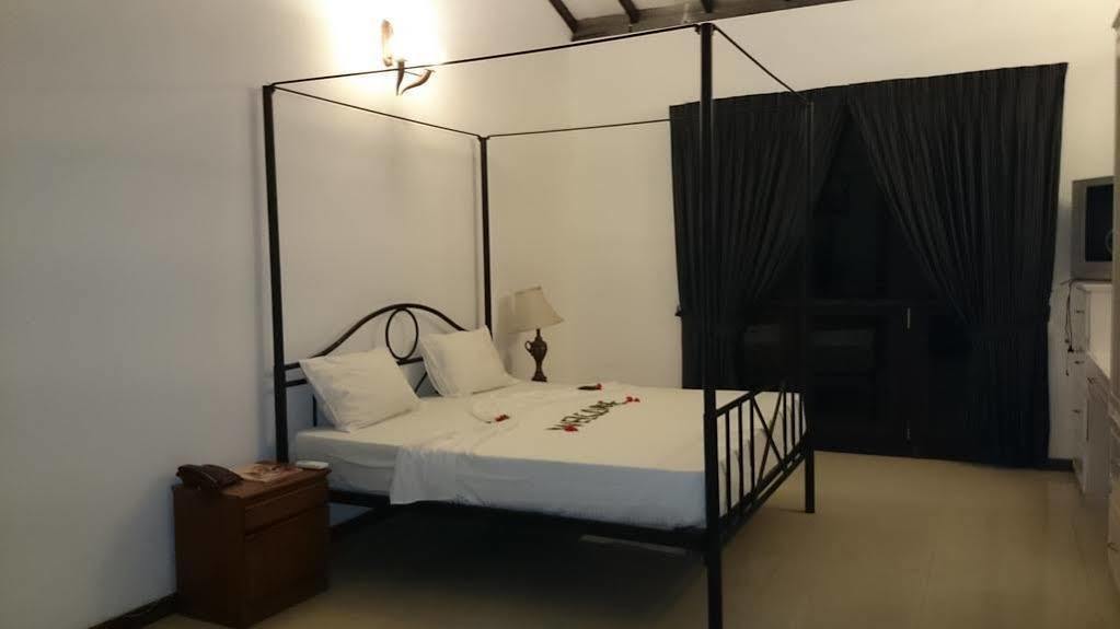 Villa W Bentota Esterno foto